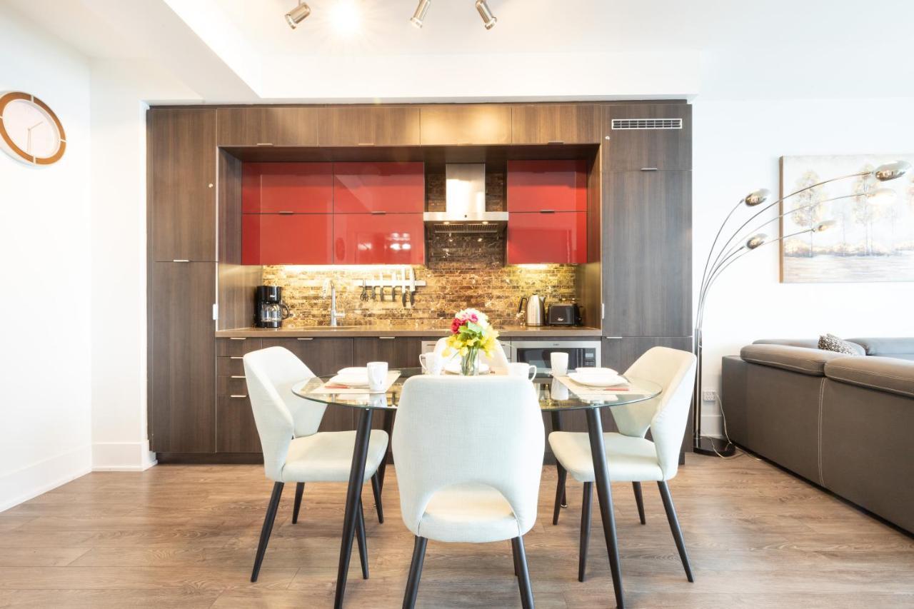 Bright Condo In The Heart Of Toronto Bagian luar foto