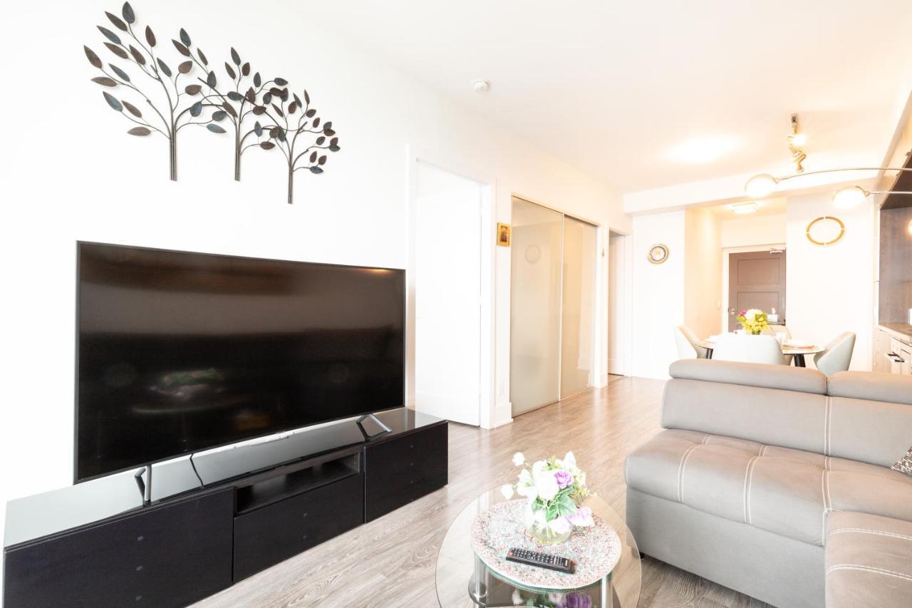 Bright Condo In The Heart Of Toronto Bagian luar foto