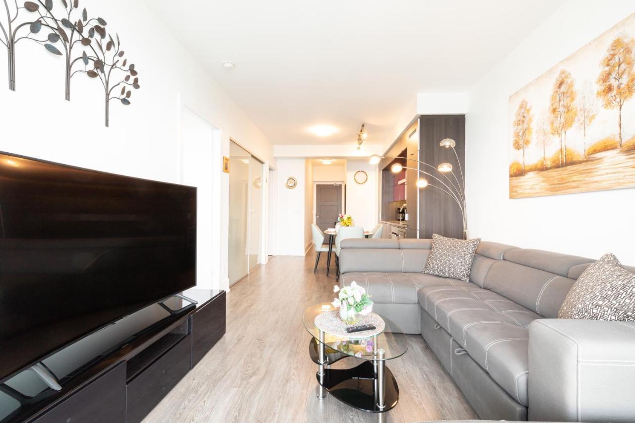 Bright Condo In The Heart Of Toronto Bagian luar foto