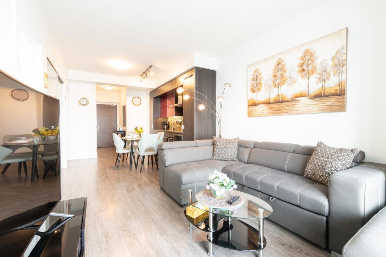 Bright Condo In The Heart Of Toronto Bagian luar foto