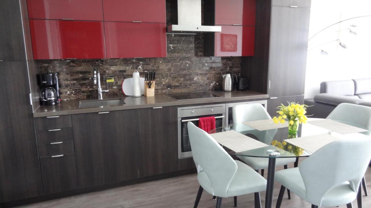 Bright Condo In The Heart Of Toronto Bagian luar foto