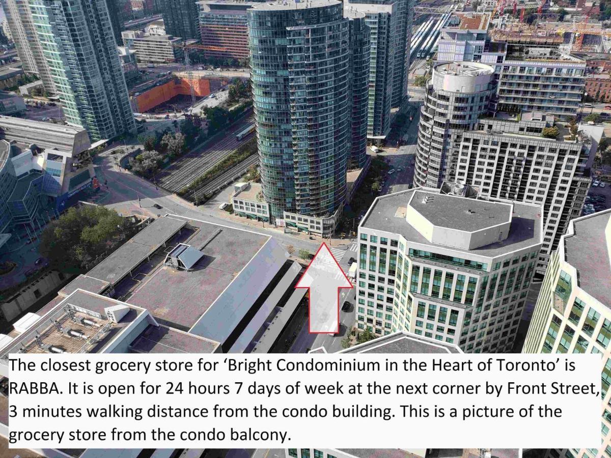 Bright Condo In The Heart Of Toronto Bagian luar foto